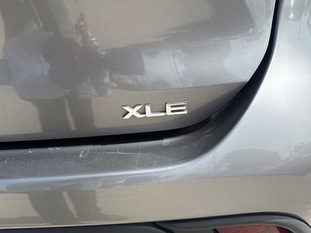 Used 2025  Toyota XLE image 11