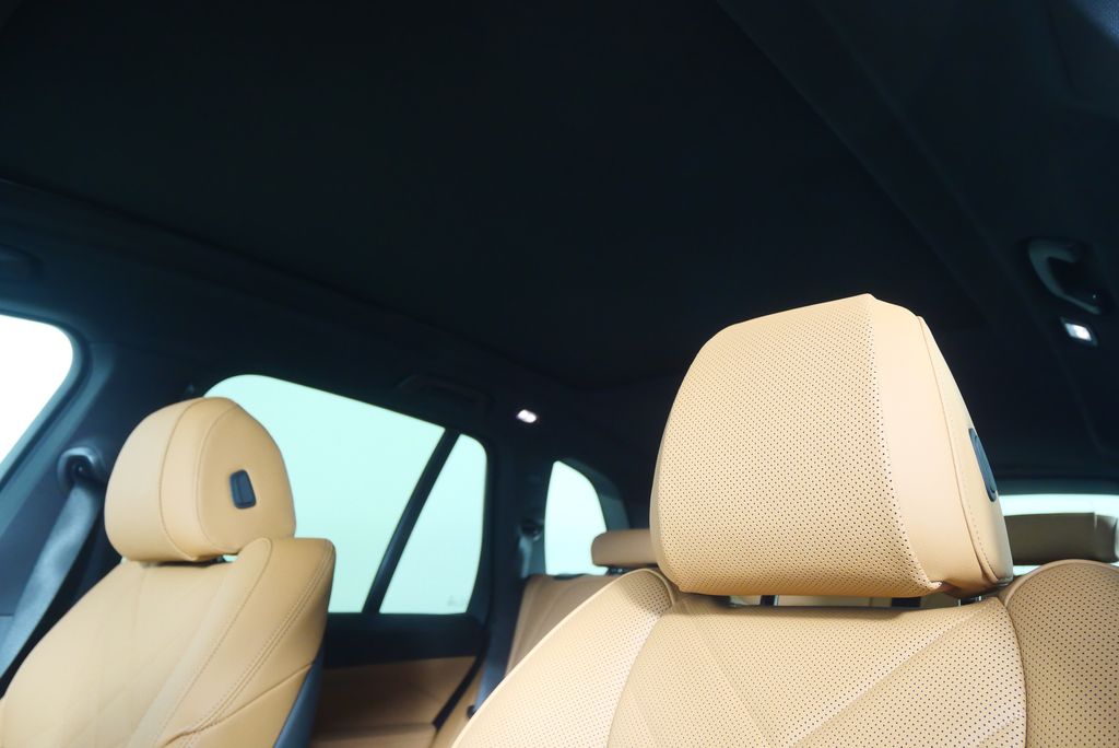 Thumbnail: 2026 BMW X5 - 11