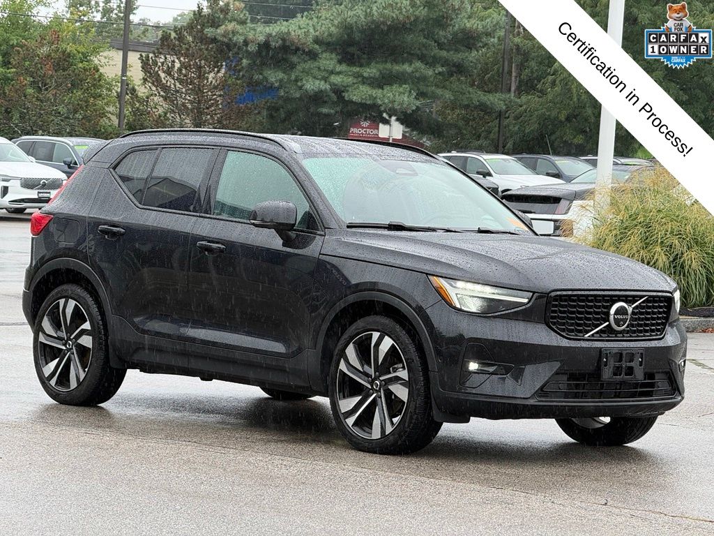 Onyx Black Metallic 2024 Volvo XC40 SUV / Crossover All-Wheel Drive Automatic