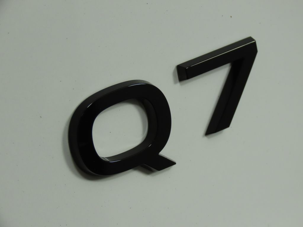 Thumbnail: 2026 Audi Q7 - 9