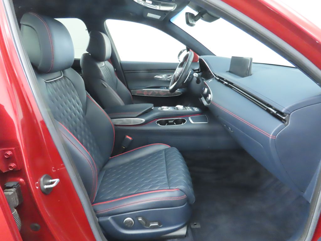 Thumbnail: 2022 Genesis GV70 - 21