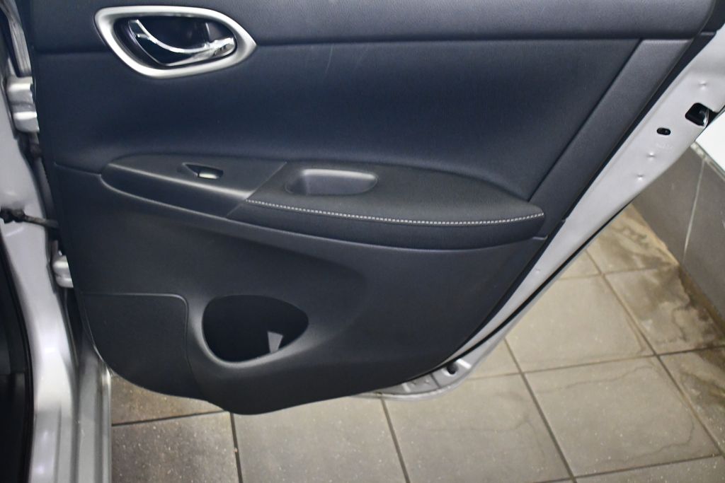 Thumbnail: 2015 Nissan Sentra - 30