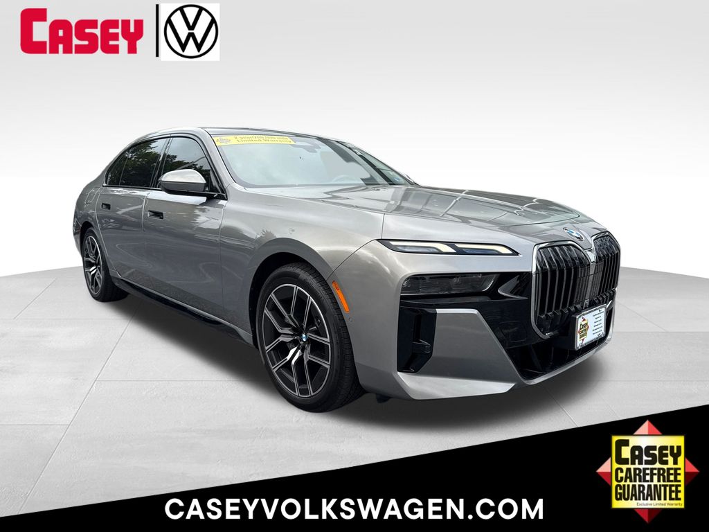 2025 BMW 7 Series 740i RWD