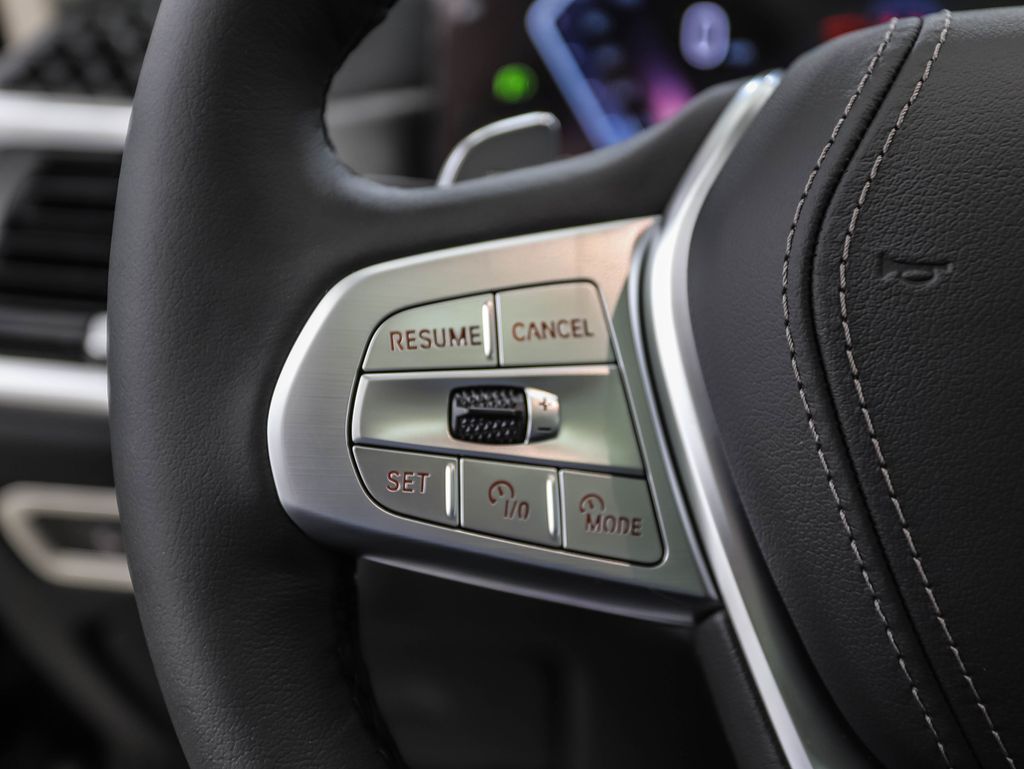 Thumbnail: 2025 BMW X7 - 12