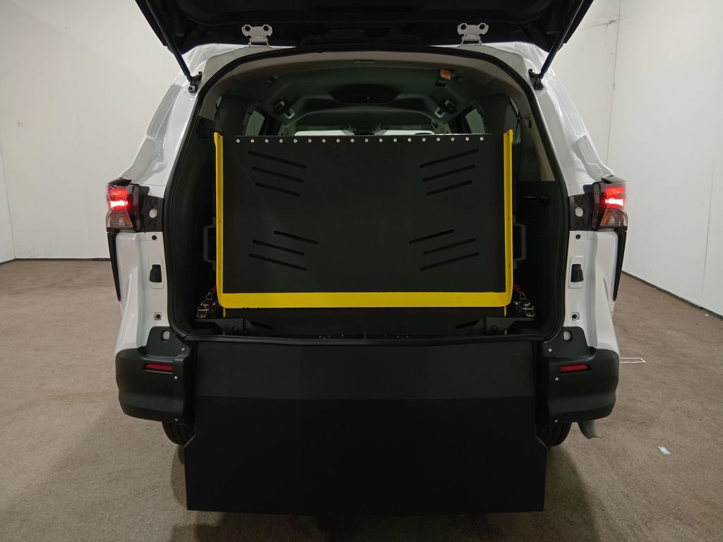 2024 Toyota Sienna LE