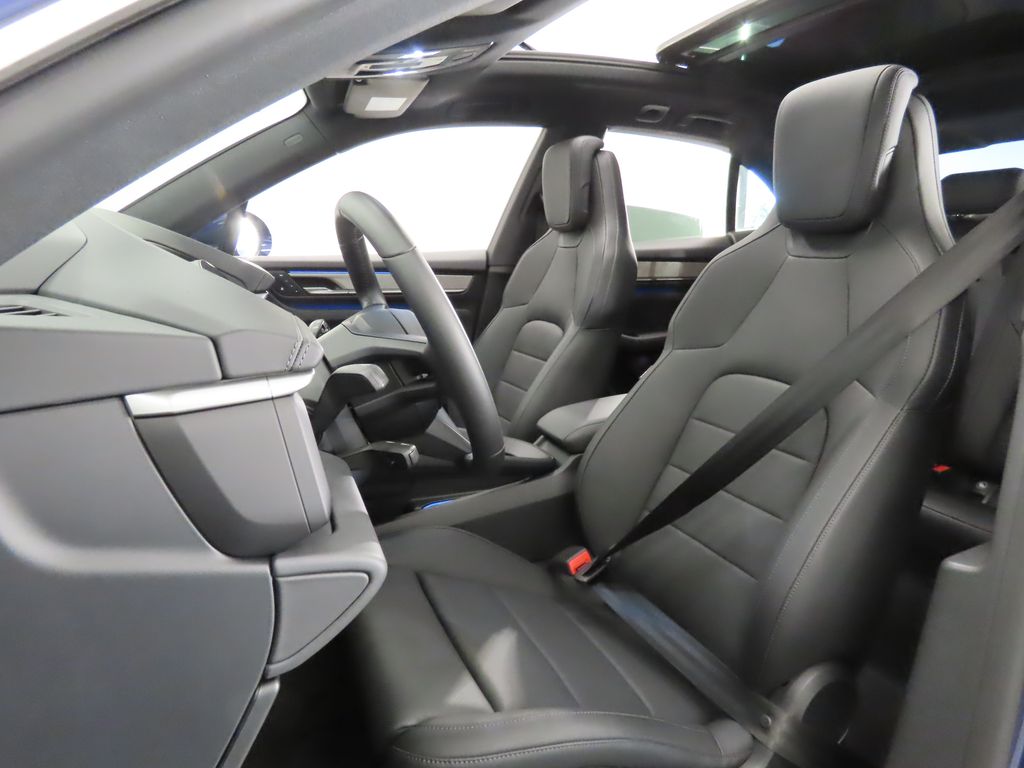Thumbnail: 2024 Porsche Macan - 5
