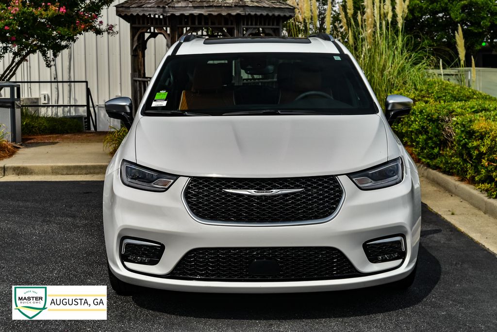 Used 2025 Chrysler Pacifica Van