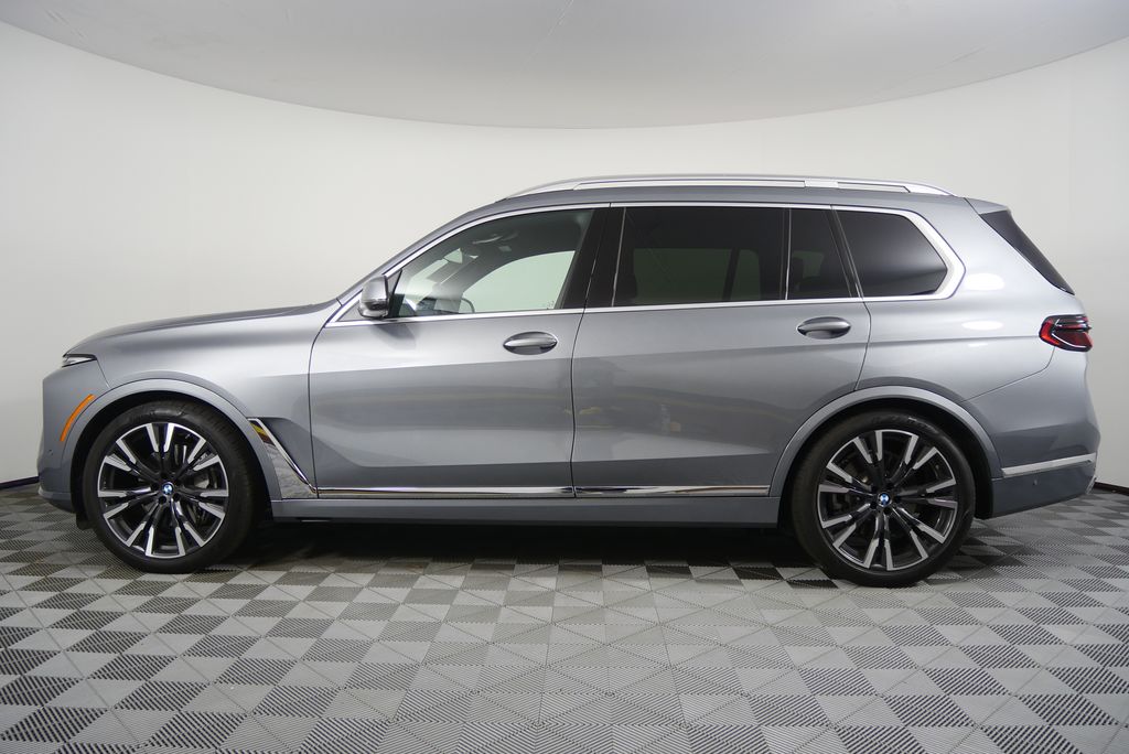 Thumbnail: 2023 BMW X7 - 6