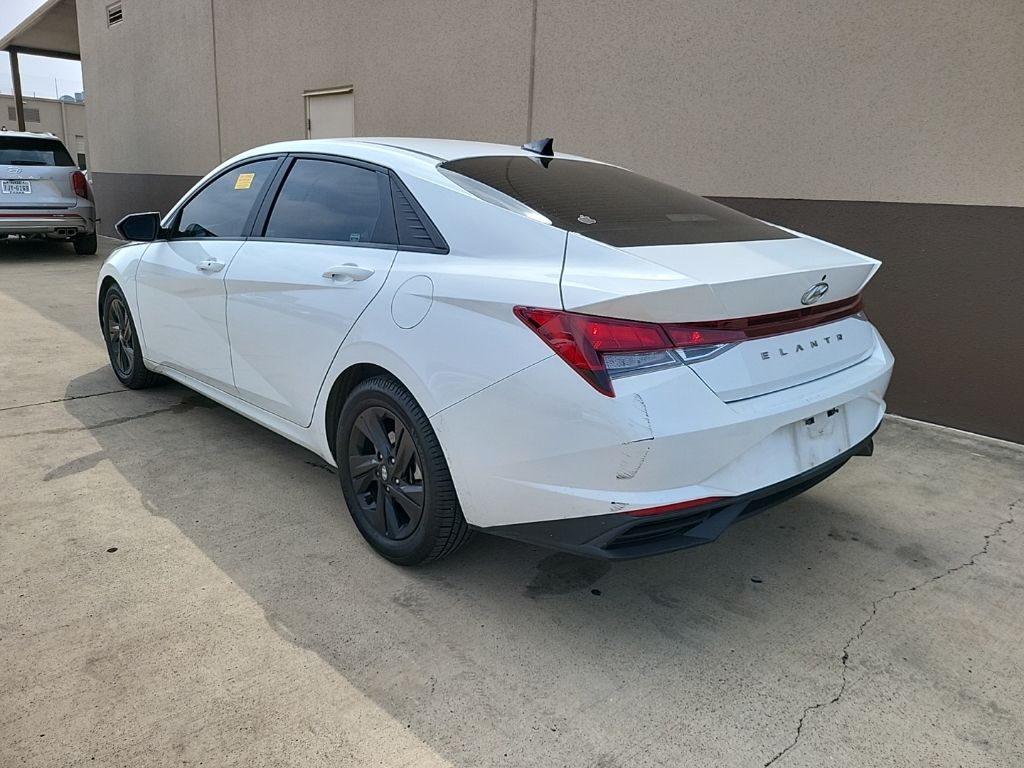 2023 Hyundai Elantra SEL 2