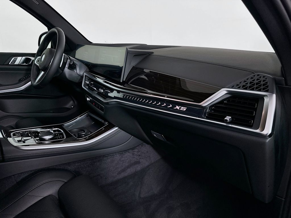 Thumbnail: 2026 BMW X5 - 30