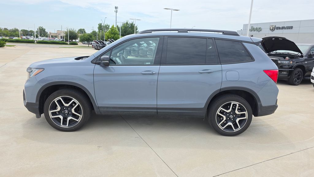 Certified 2022 Honda Passport Elite with VIN 5FNYF8H01NB011957 for sale in Kansas City