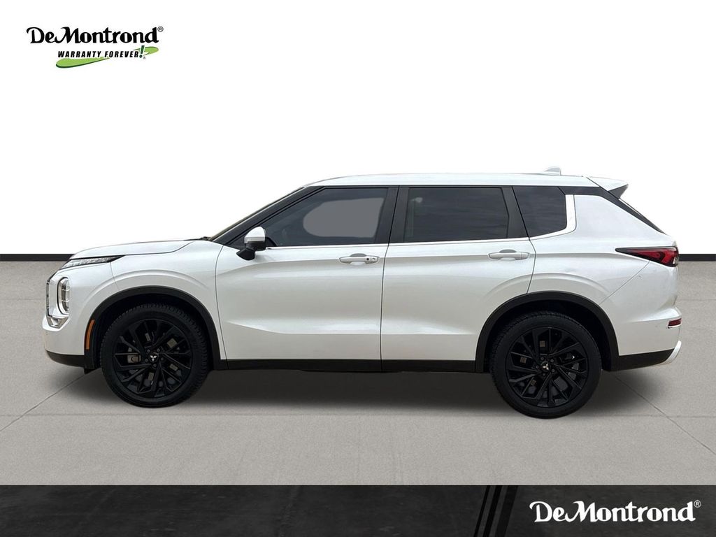 2022 Mitsubishi Outlander SE  at Baytown Hyundai