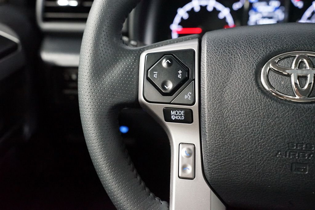 Thumbnail: 2022 Toyota 4Runner - 14