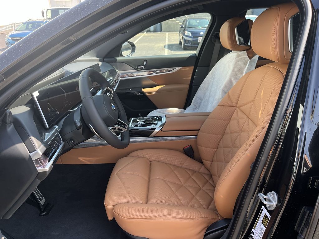 Thumbnail: 2025 BMW 7 Series - 11
