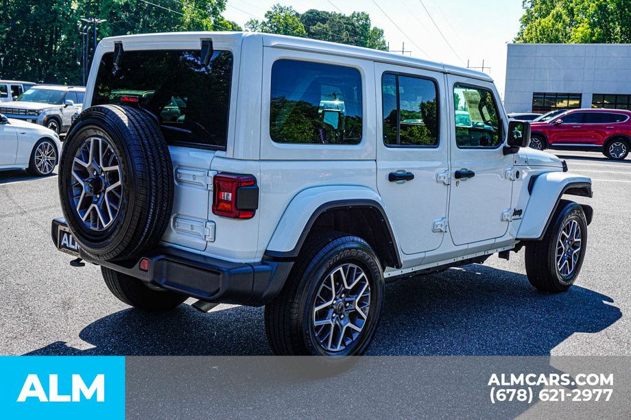 Used 2025 White Jeep Sahara image 6