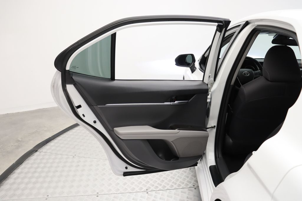 2021 Toyota Camry LE 21