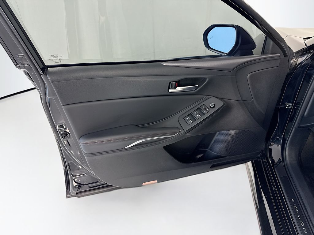 Thumbnail: 2021 Toyota Avalon - 25