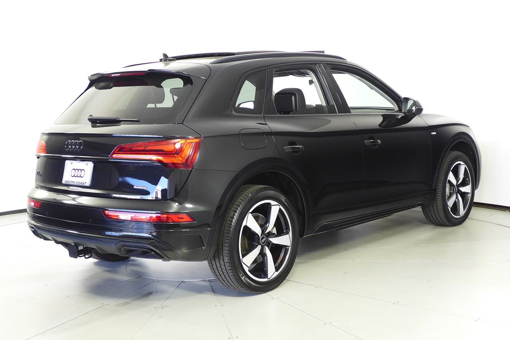 Thumbnail: 2023 Audi Q5 - 7