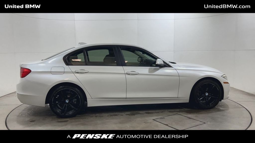 Thumbnail: 2015 BMW 3 Series - 9