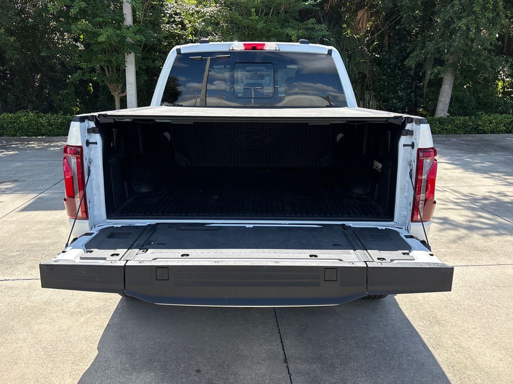 Used 2025 White Ford Platinum image 31