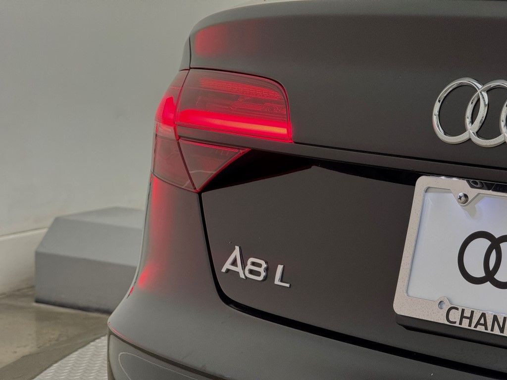 Thumbnail: 2017 Audi A8 - 14