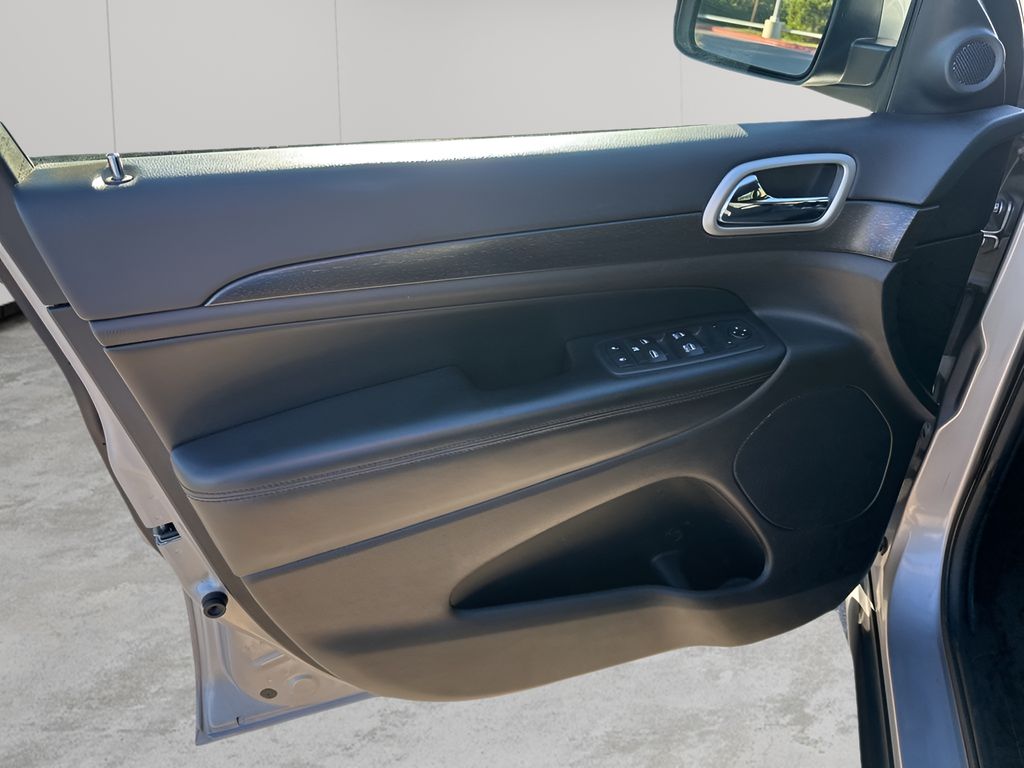 Used Car 2018 Jeep Grand Cherokee  Laredo E For Sale Under $20,000 In Austin, Texas