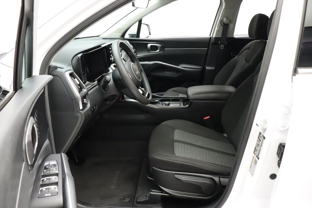 Thumbnail: 2023 Kia Sorento - 14