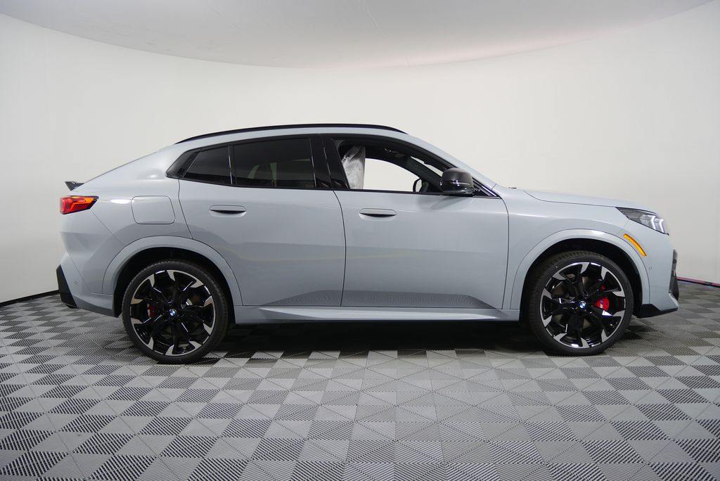 Thumbnail: 2025 BMW X2 - 2