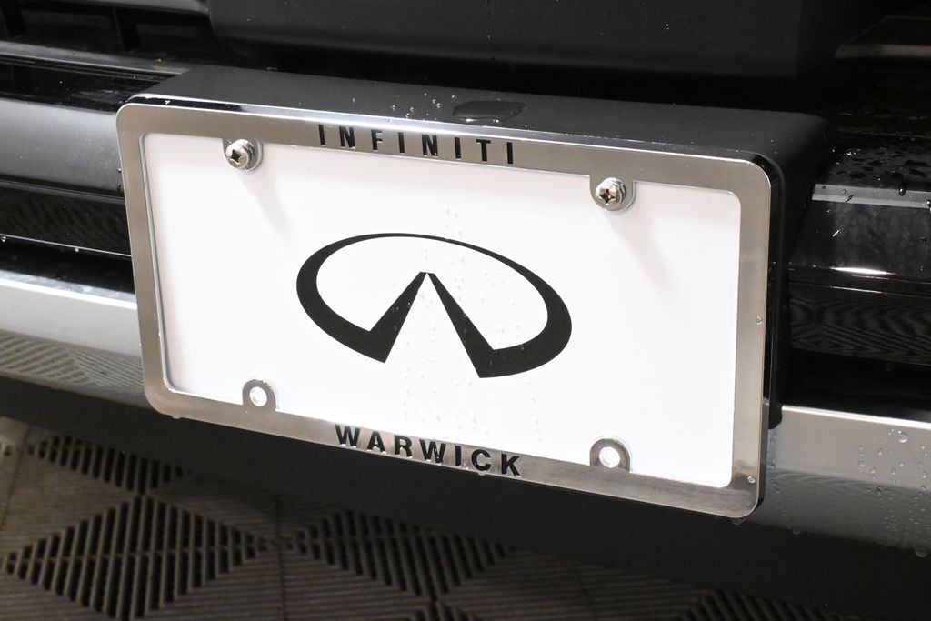 Thumbnail: 2026 INFINITI QX80 - 14