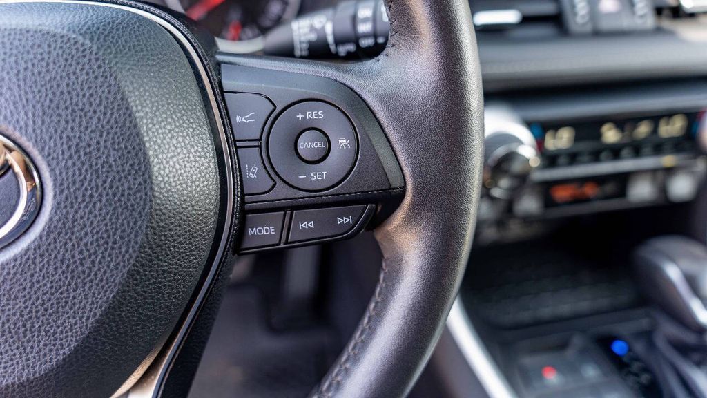 Used 2020 Toyota RAV4 XLE Premium 4D Sport Utility