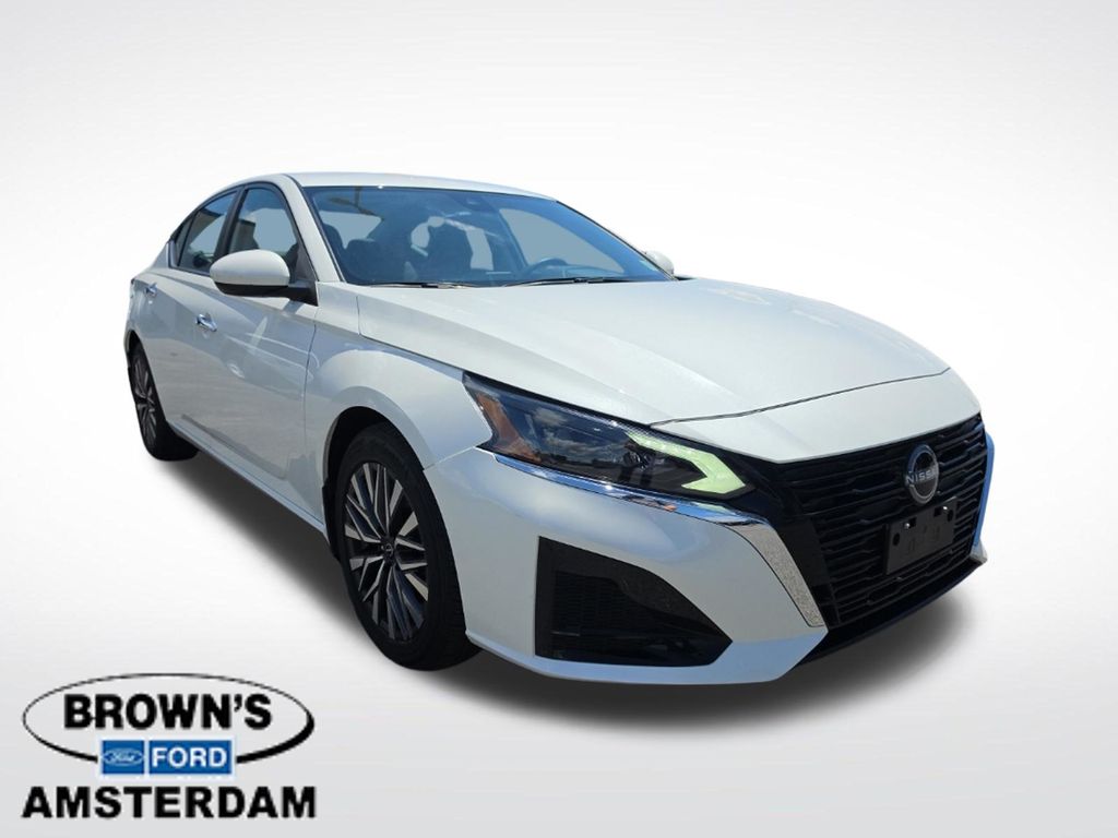 2023 Nissan Altima 2.5 SV - 0