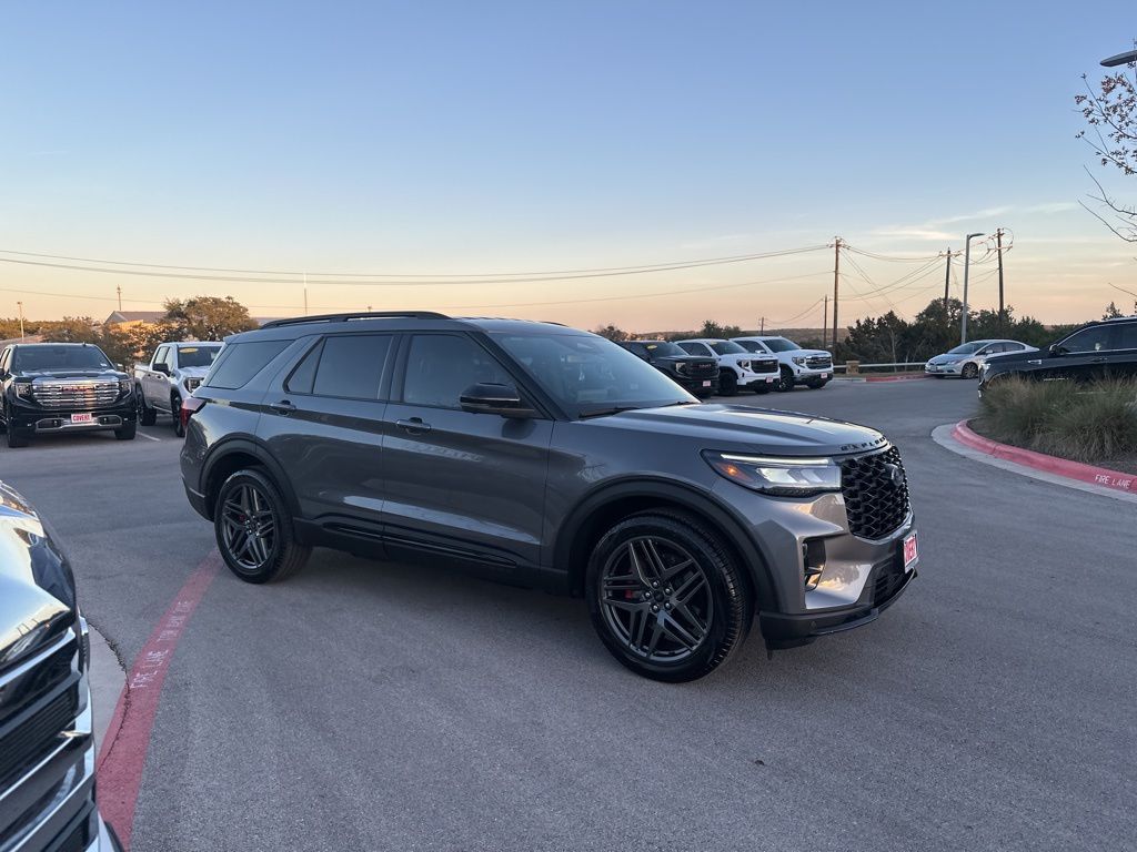 2025 Ford Explorer ST AWD