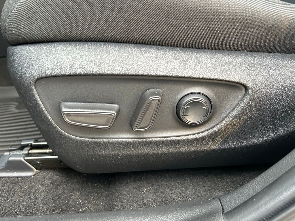 Thumbnail: 2024 Toyota RAV4 - 16