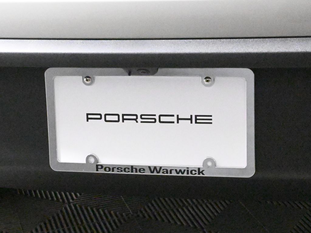 Thumbnail: 2026 Porsche Macan - 14