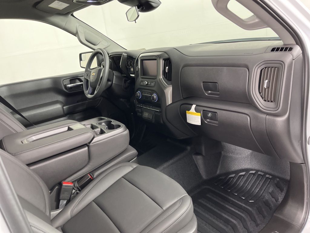 Thumbnail: 2026 Chevrolet Silverado 1500 - 13