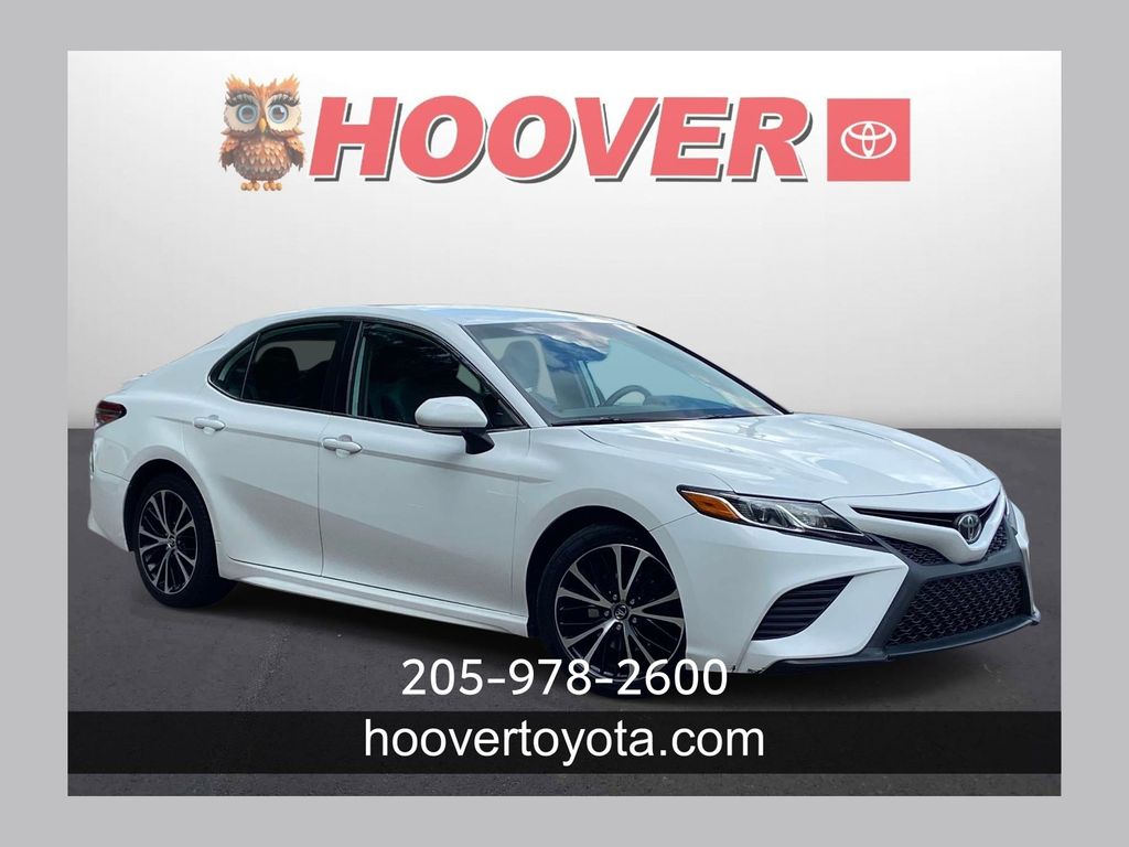Super White 2019 Toyota Camry Sedan Front-Wheel Drive 8-Speed Automatic