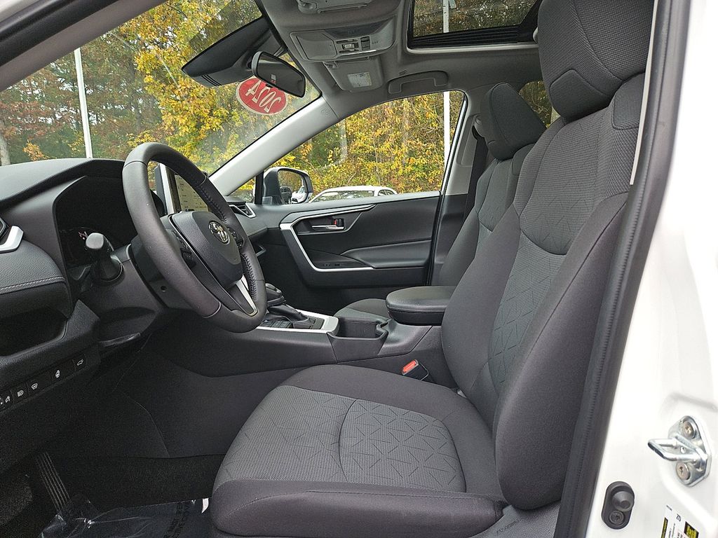 Thumbnail: 2024 Toyota RAV4 - 14