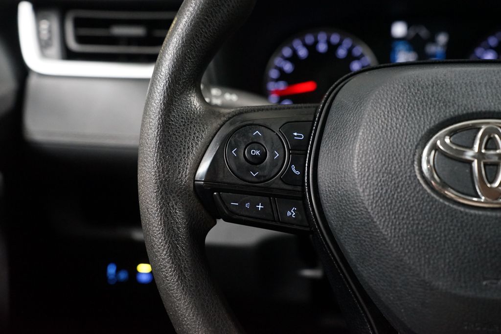 Thumbnail: 2021 Toyota RAV4 - 14