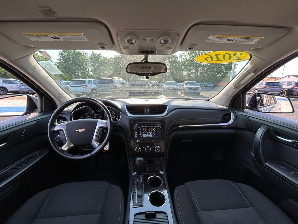 Thumbnail: 2016 Chevrolet Traverse - 11