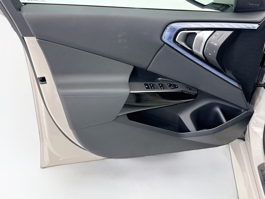 Thumbnail: 2026 BMW X3 - 23