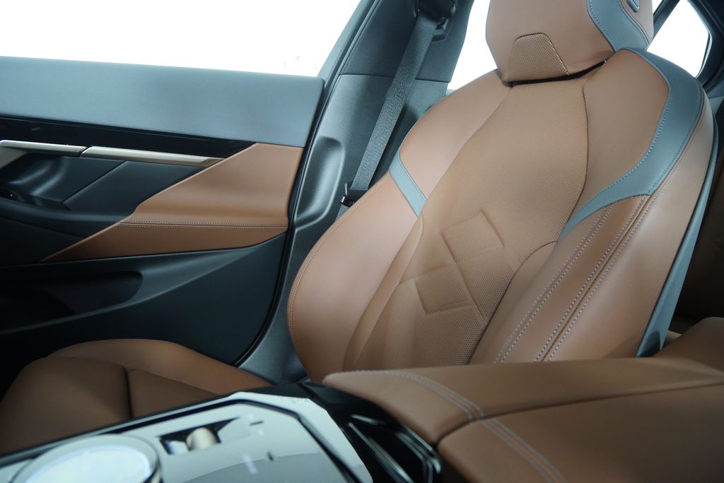 Thumbnail: 2026 BMW 5 Series - 24