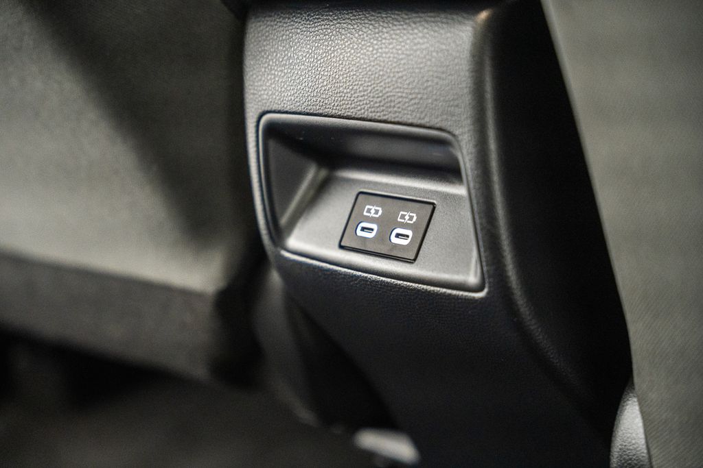 ToyotaCorolla Hybrid31