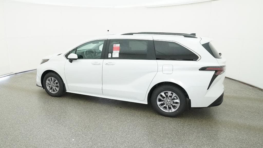 Thumbnail: 2025 Toyota Sienna - 3