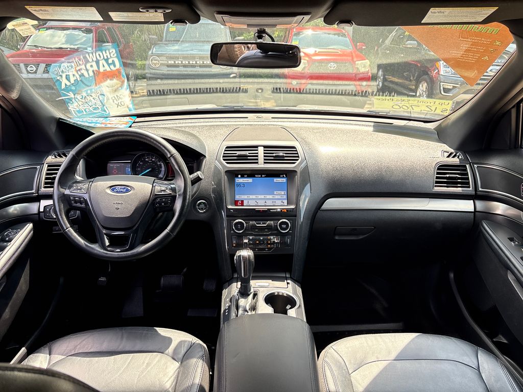 Used 2018 Silver Ford XLT image 8