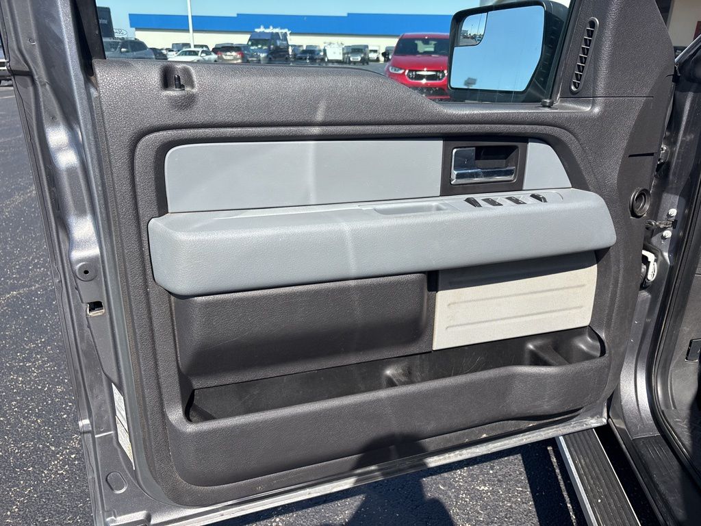 2013 Ford F-150 XLT photo 20