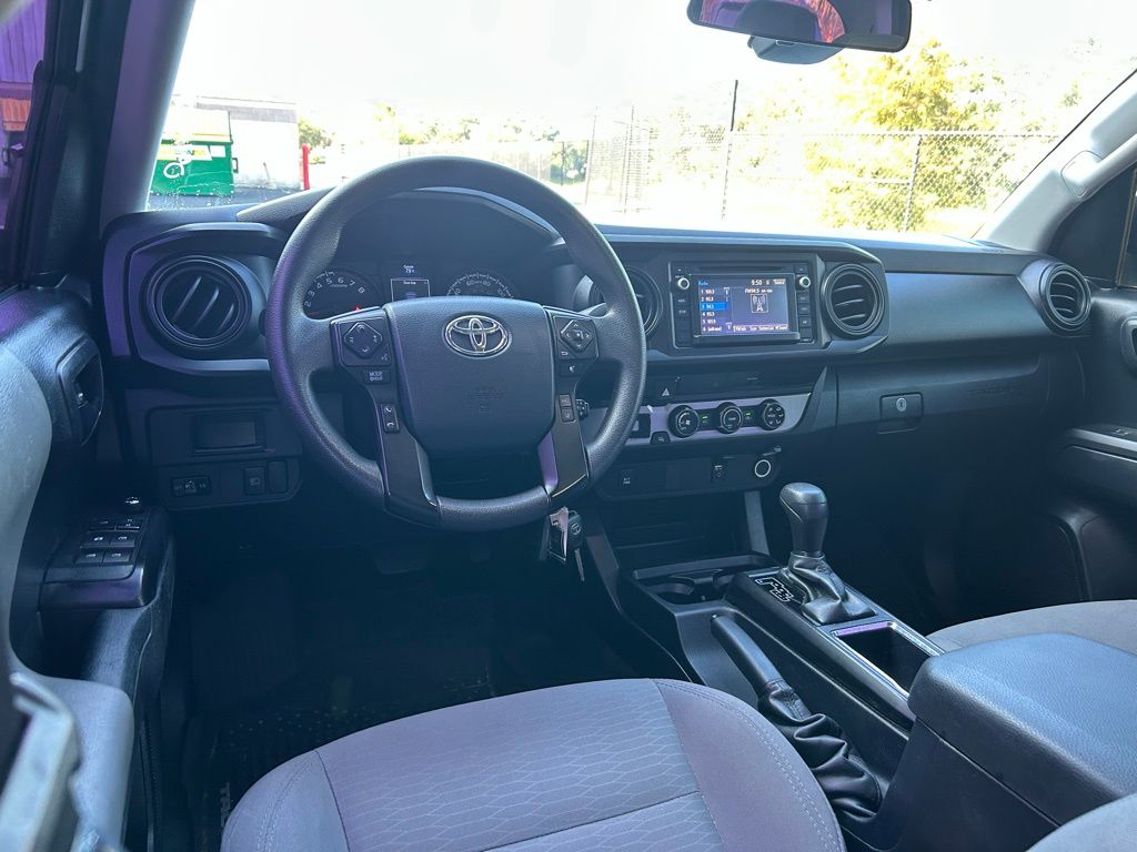 Thumbnail: 2018 Toyota Tacoma - 12