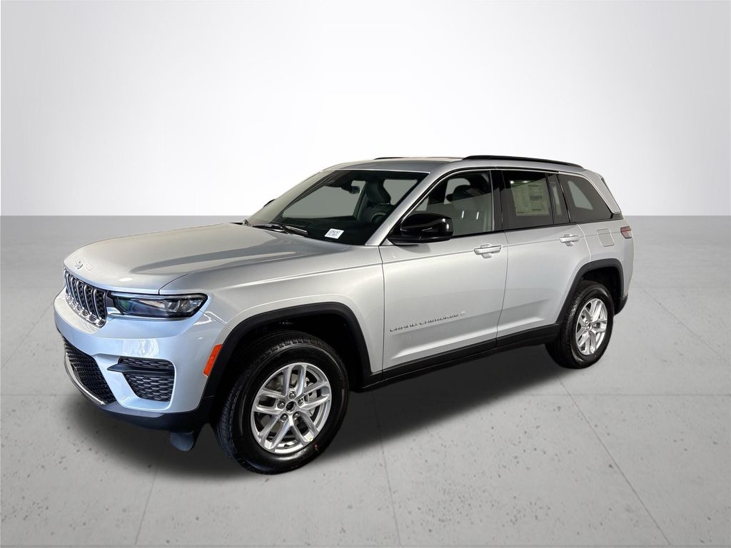 2026 Jeep Grand Cherokee Laredo