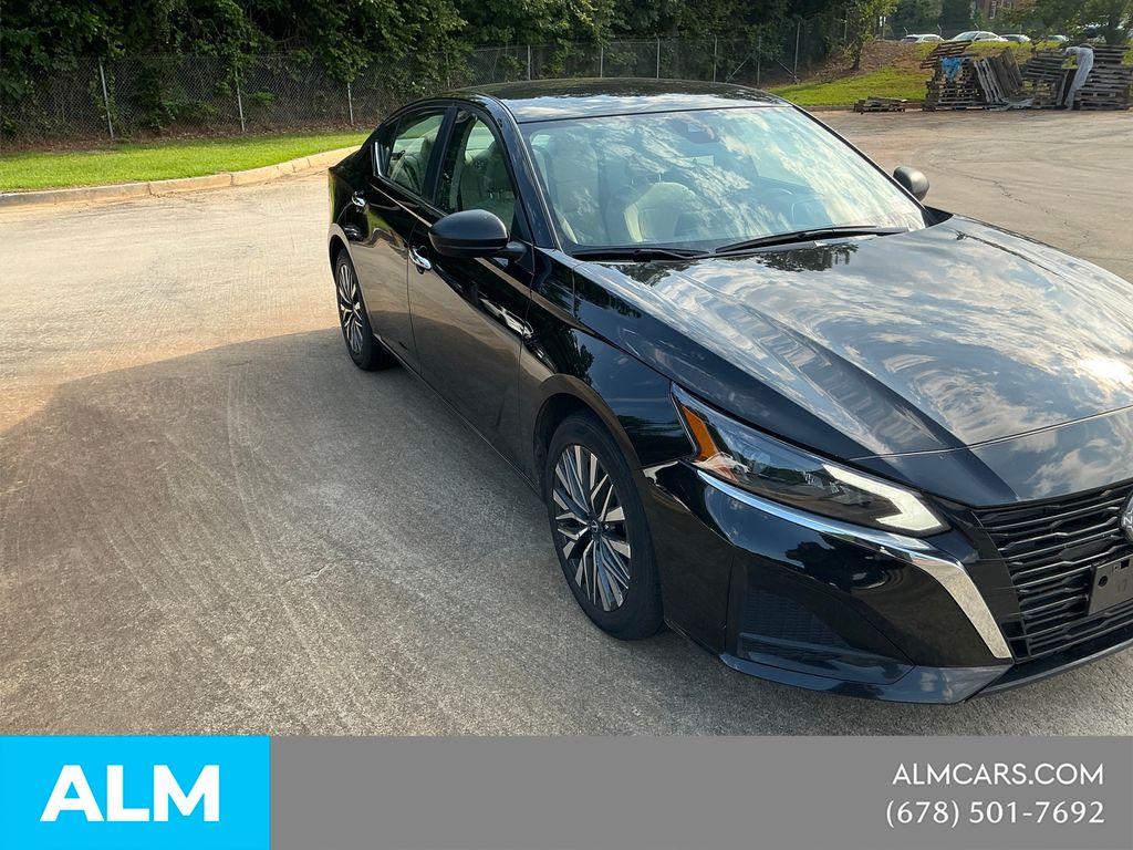 Used 2025 Black Nissan 2.5 SV image 3