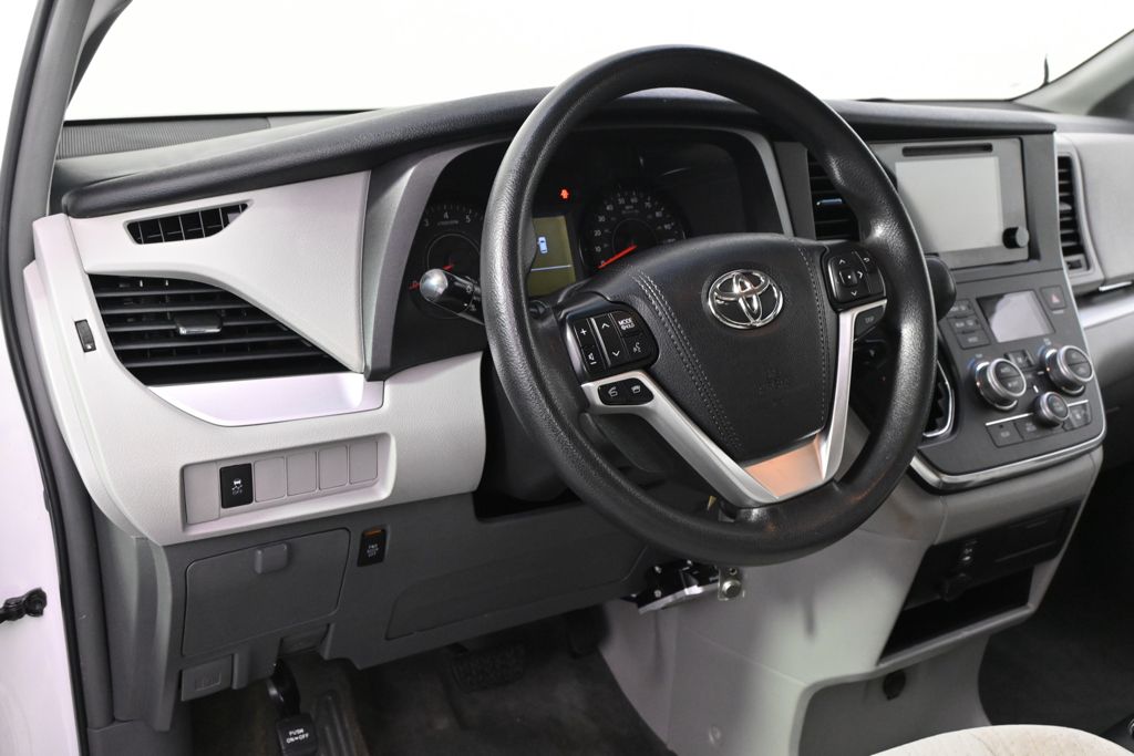 Used 2016  Toyota LE image 11