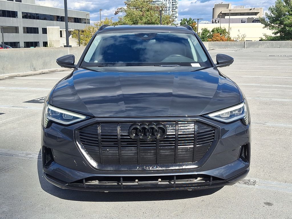 Thumbnail: 2019 Audi e-tron - 6